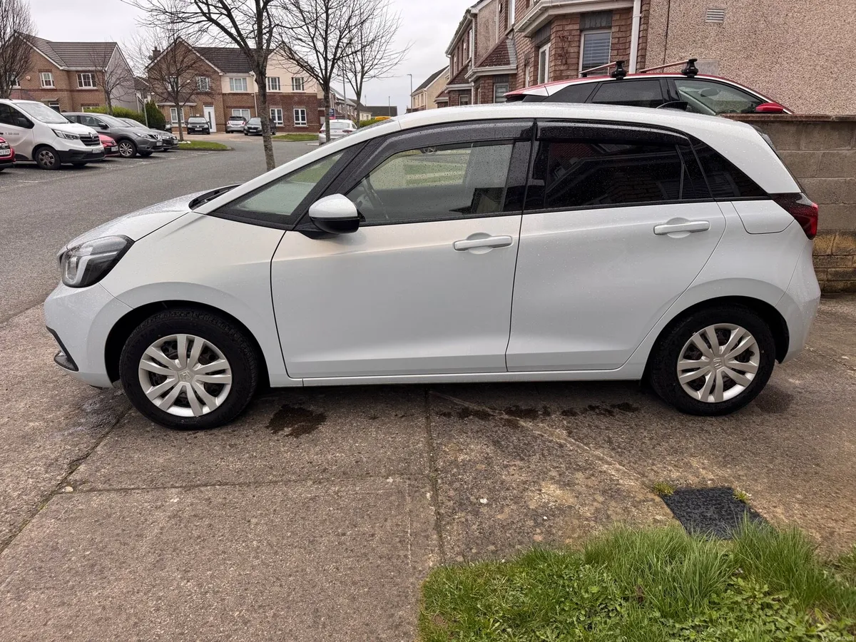 Honda FIT new shape - Image 4