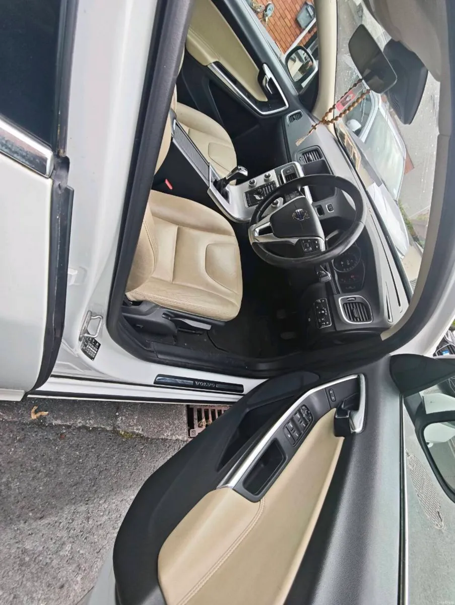 Volvo S60 - Image 3