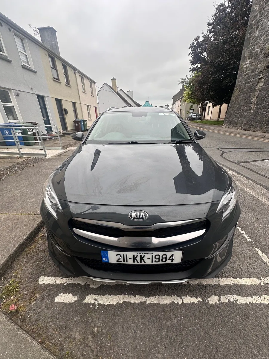 KIA XCEED HYBRID - Image 2
