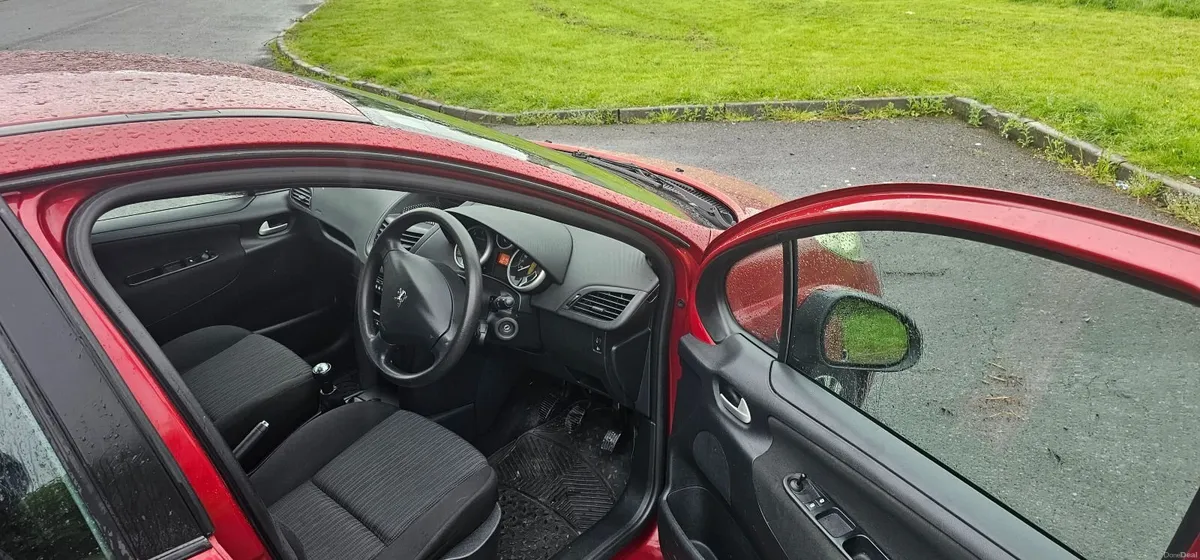 Peugeot 207 2011 - Image 5