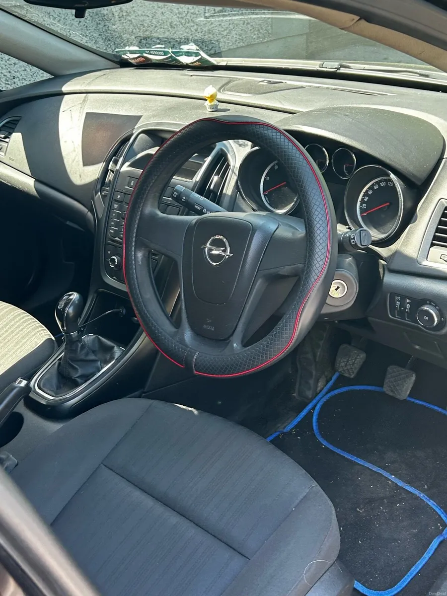 Opel Astra 1.2L Hatchback - Image 3