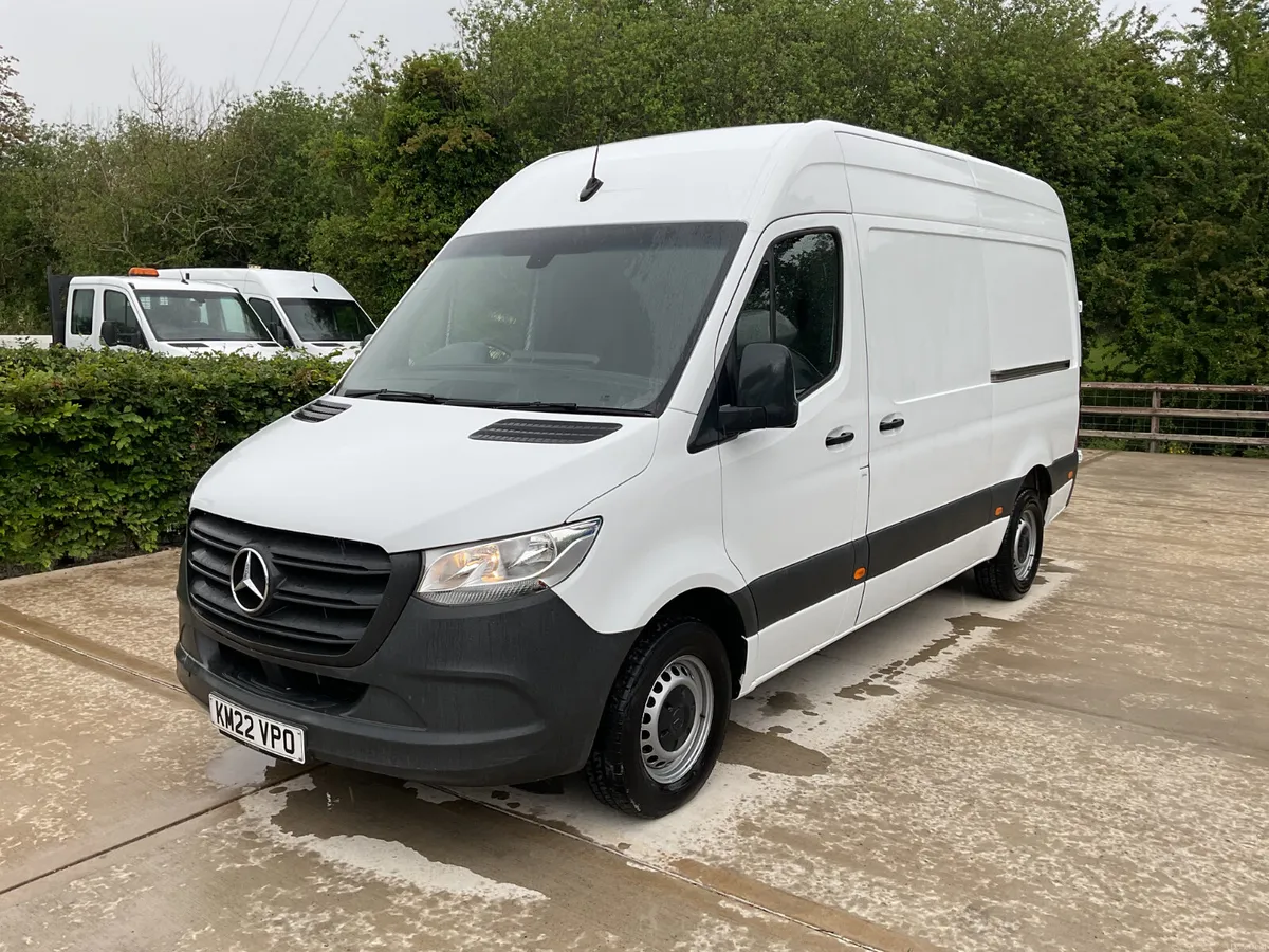 2022 Mercedes Sprinter Mwb - Image 2