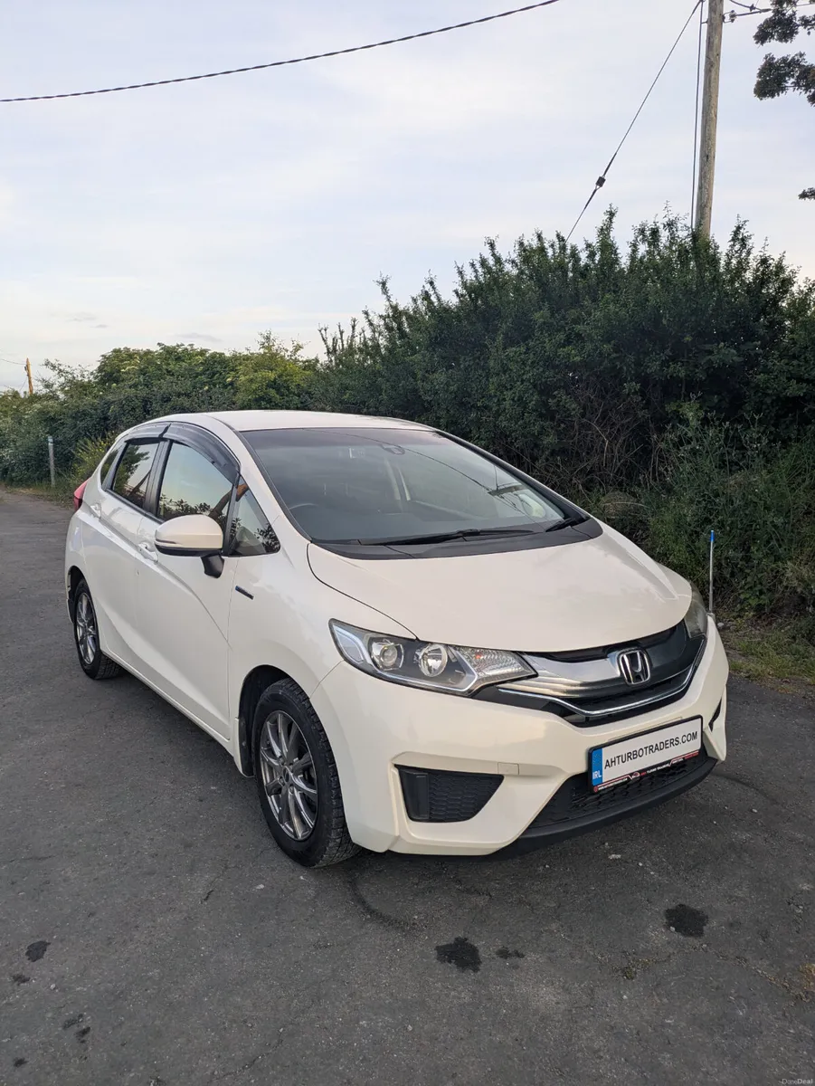 Honda Fit GP5 - Image 1