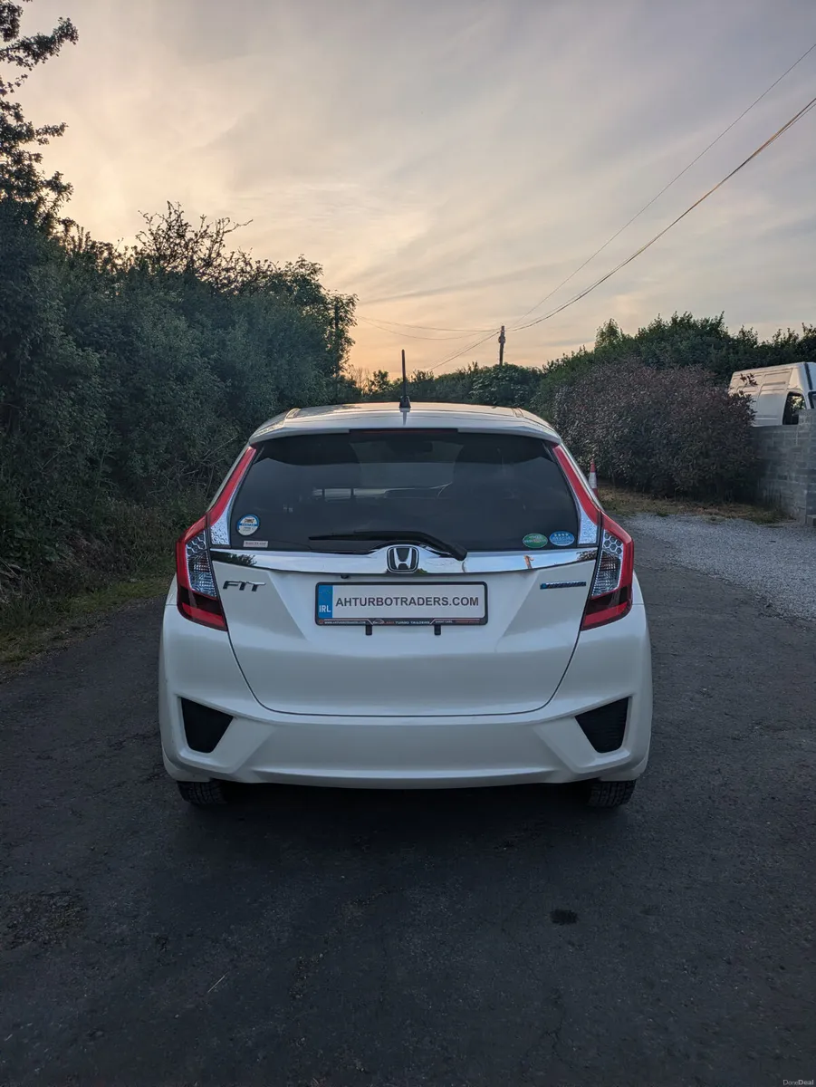 Honda Fit GP5 - Image 4