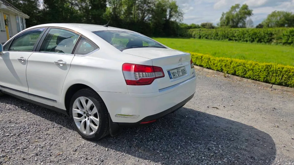 Citroën C5 HDI160 Exclusive 4 Door Saloon - Image 4