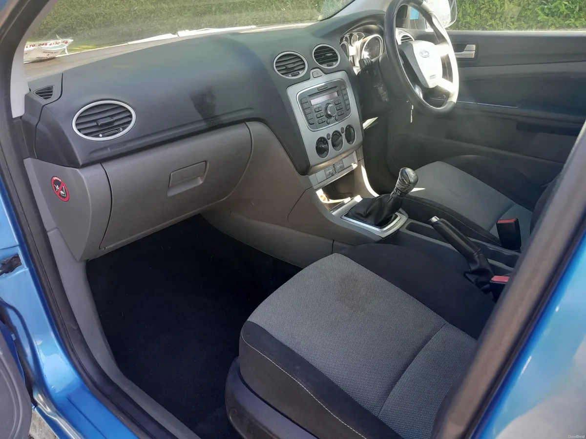 Ford Focus 2011 - Image 3