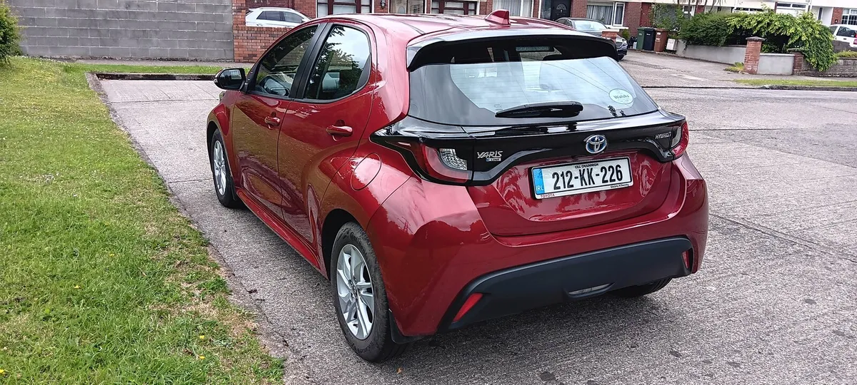 Low Mileage Toyota Yaris 2021 - Image 4