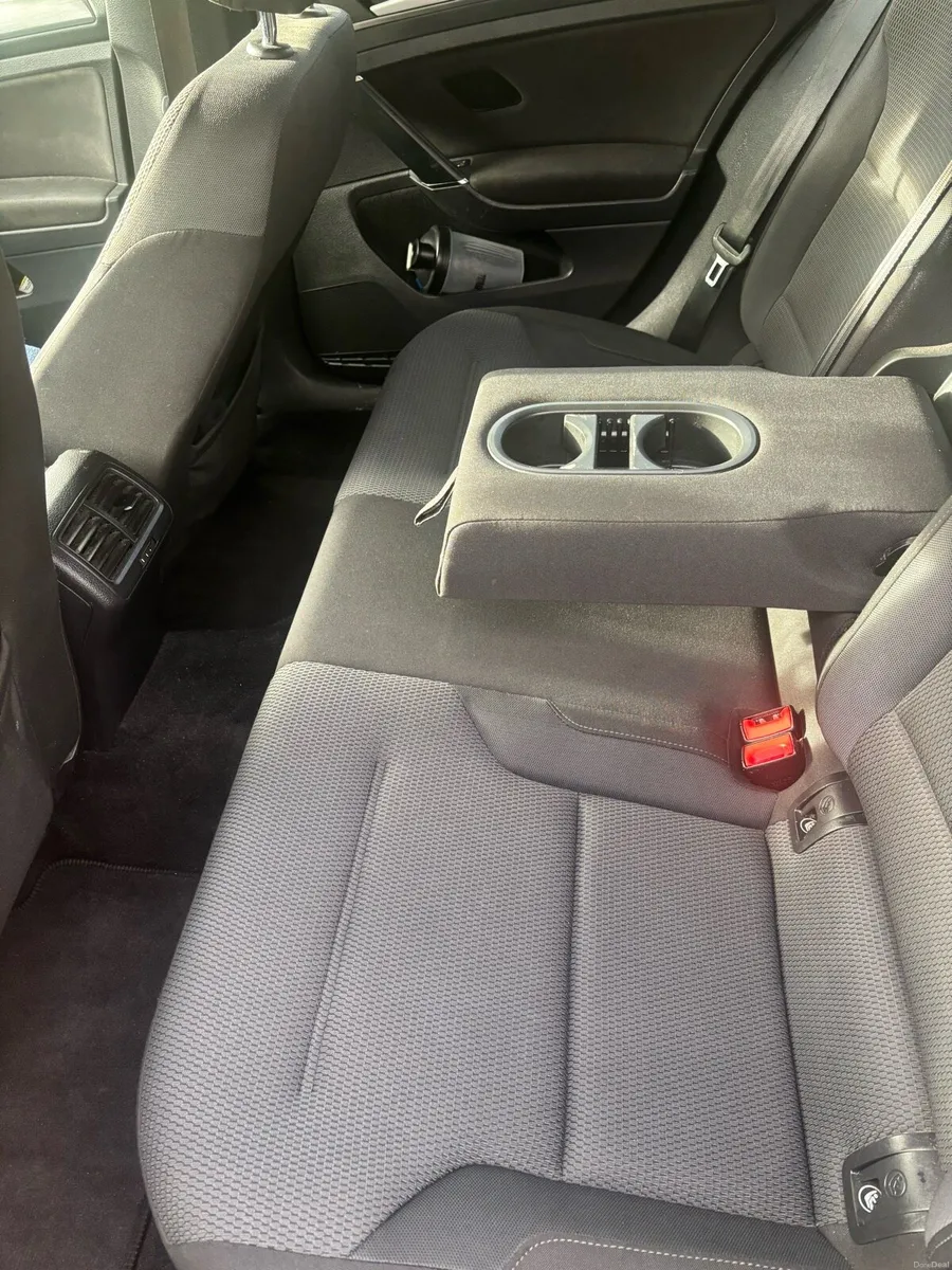 Volkswagen Golf - Image 4