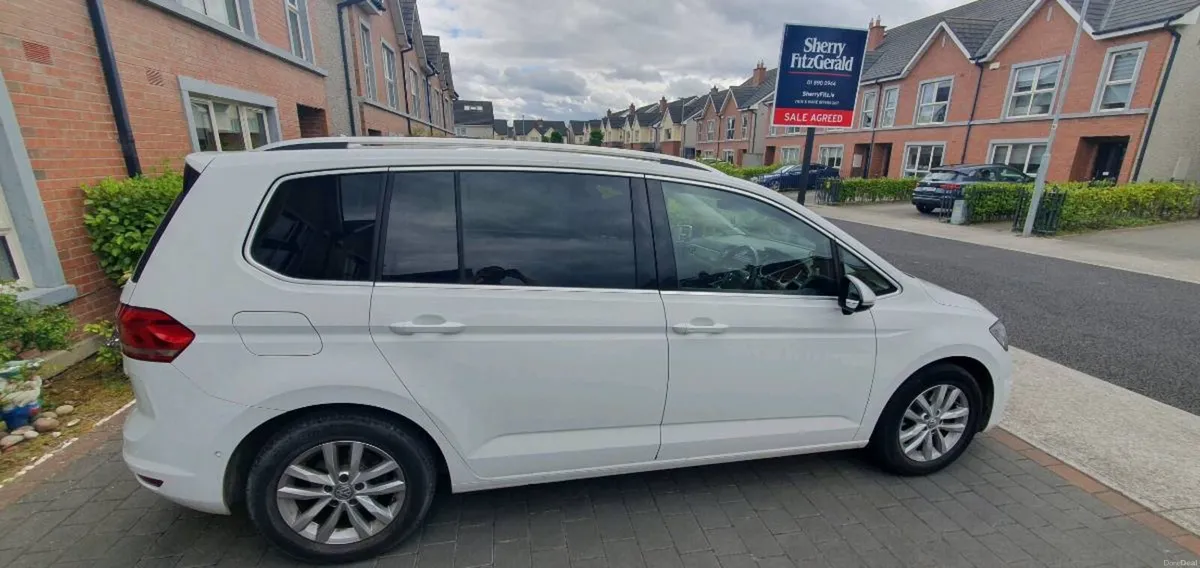 VW Touran 7 seater in pristine condition - Image 3