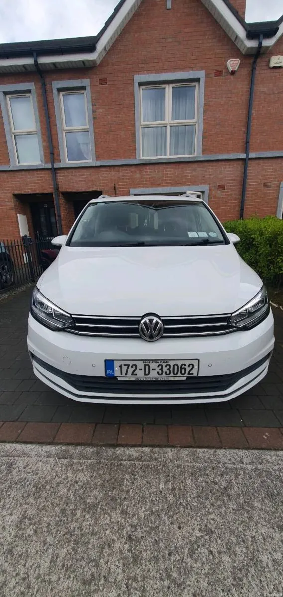 VW Touran 7 seater in pristine condition - Image 1