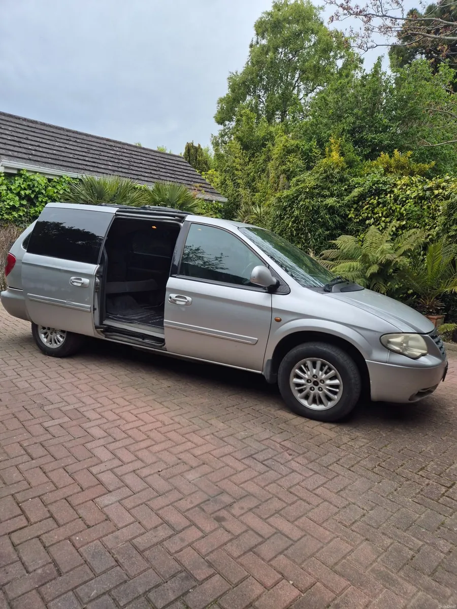 Chrysler Grand Voyager 2007 - Image 3