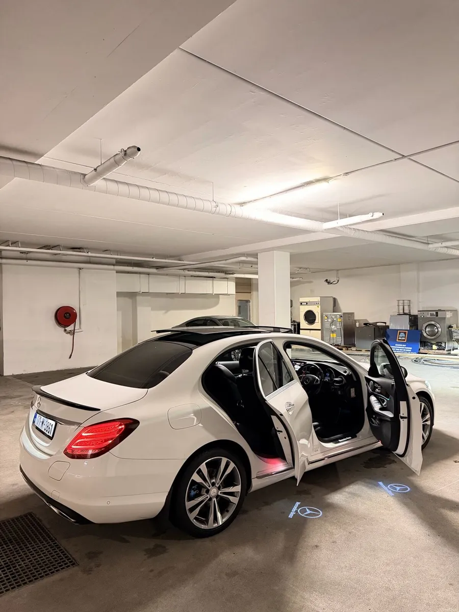 Mercedes Benz C350e Sport Premium Plus 171w36 - Image 4