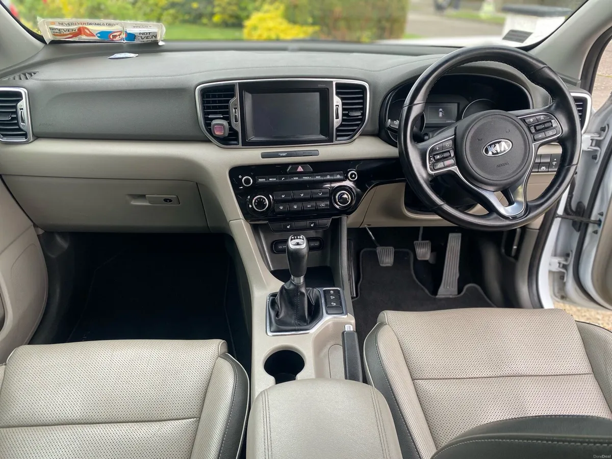 Kia Sportage 2017 Platinum - Excellent condition - Image 6