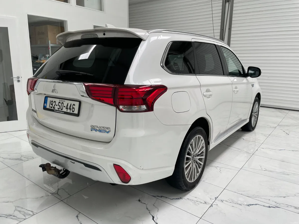 Mitsubishi Outlander 2019 Phev - Image 3