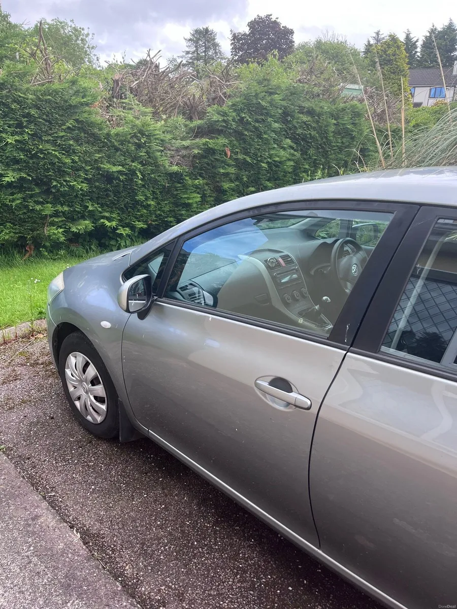 2009 Toyota Auris 1.4 Petrol NCT & Tax till Novem - Image 4