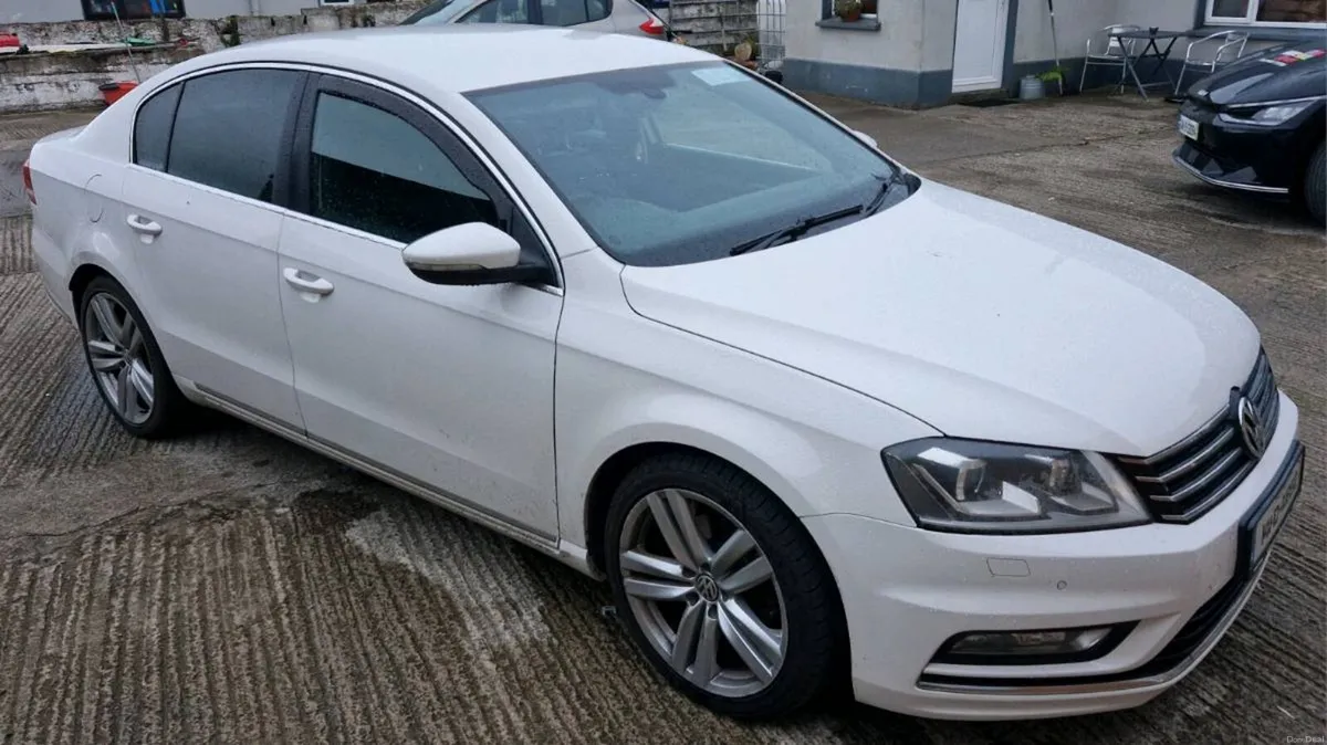 2014 Exclusive Model Passat. - Image 1