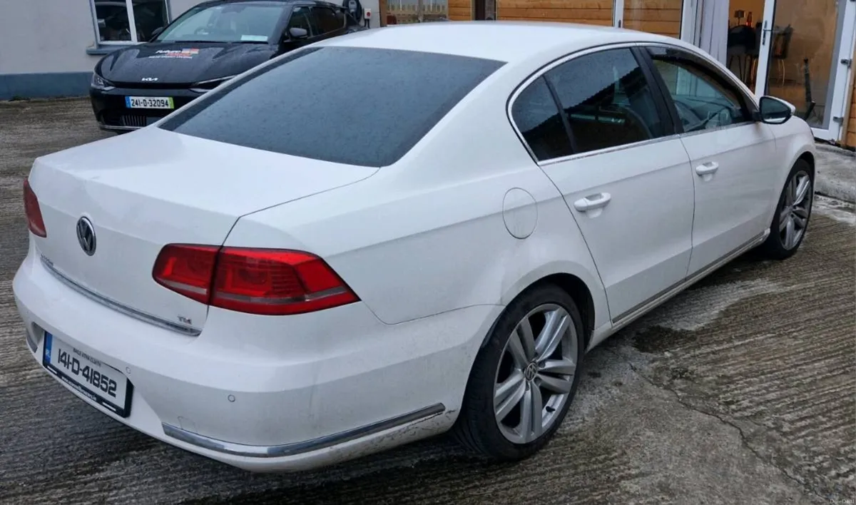 2014 Exclusive Model Passat. - Image 2