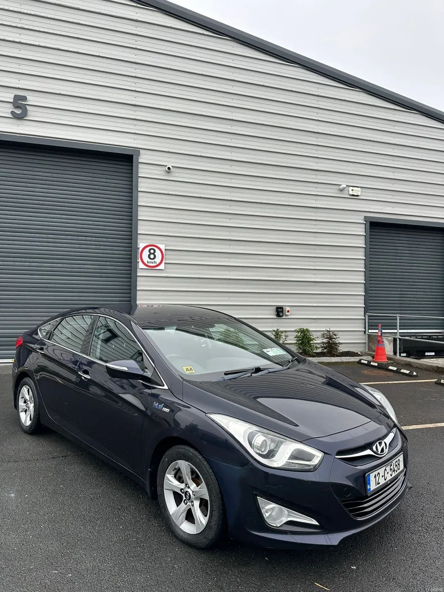 2012 Hyundai i40 Blue Drive - Image 1