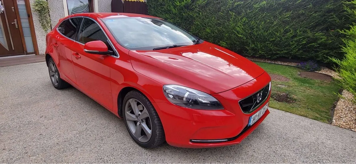 2014 Volvo V40 T4 - Image 1