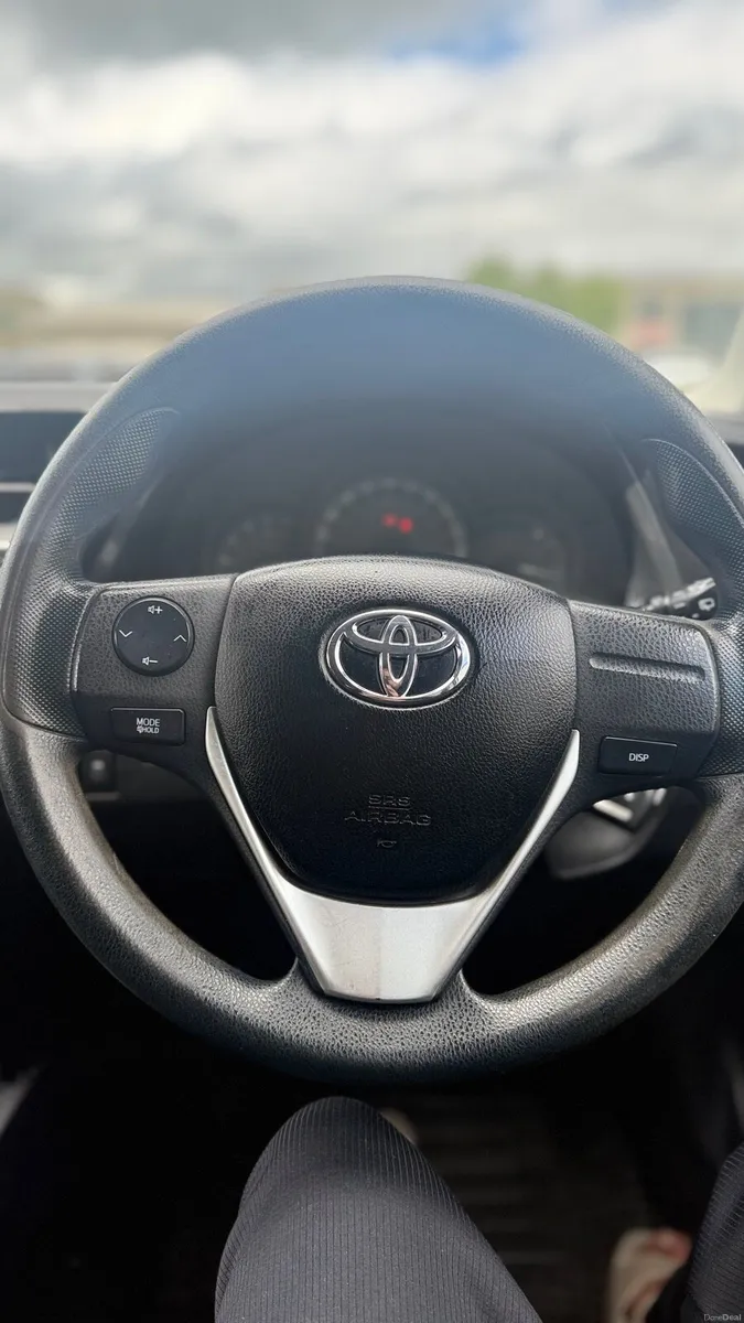 2013 Toyota Auris 1.4 D-4D Diesel - Image 3