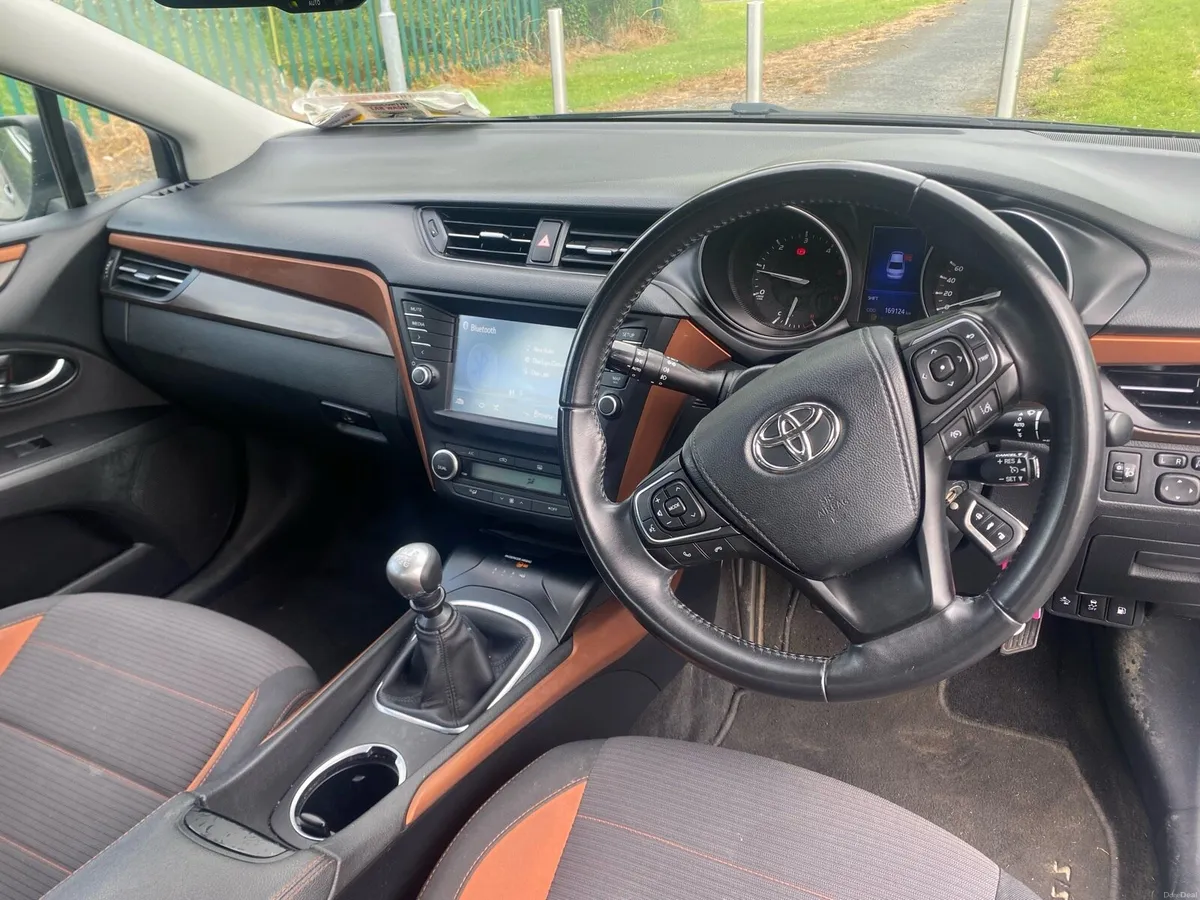 Toyota Avensis 2.0 Diesel 2016 - Image 2