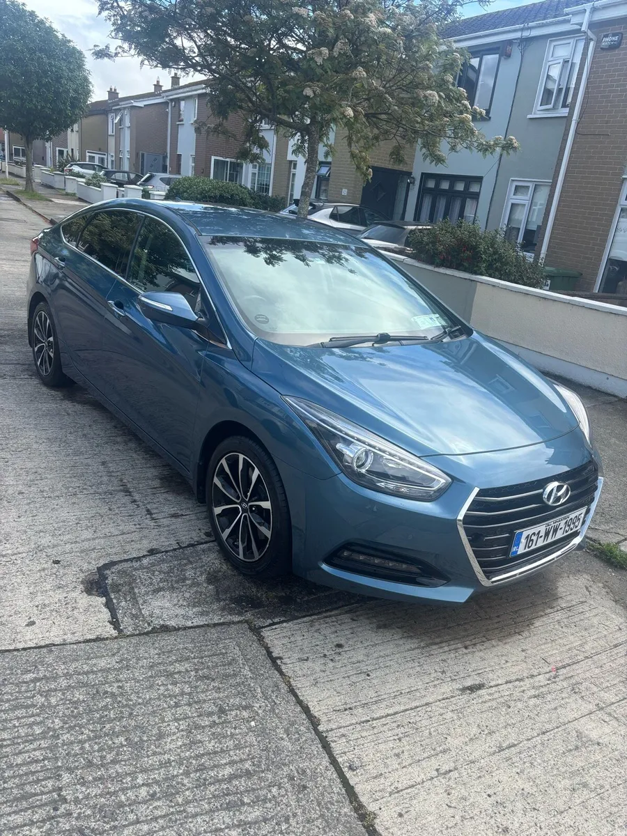 Hyundai i40 executive edition ** low mileage ** - Image 3