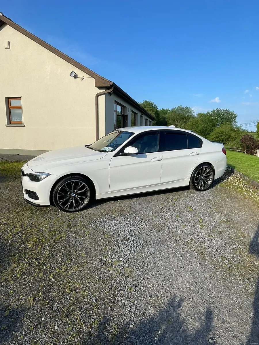 BMW F30 2016 - Image 3