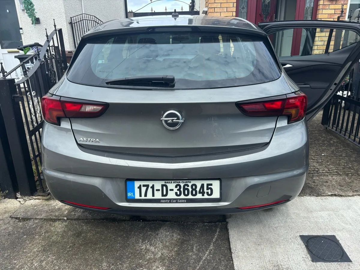Opel Astra - Image 1