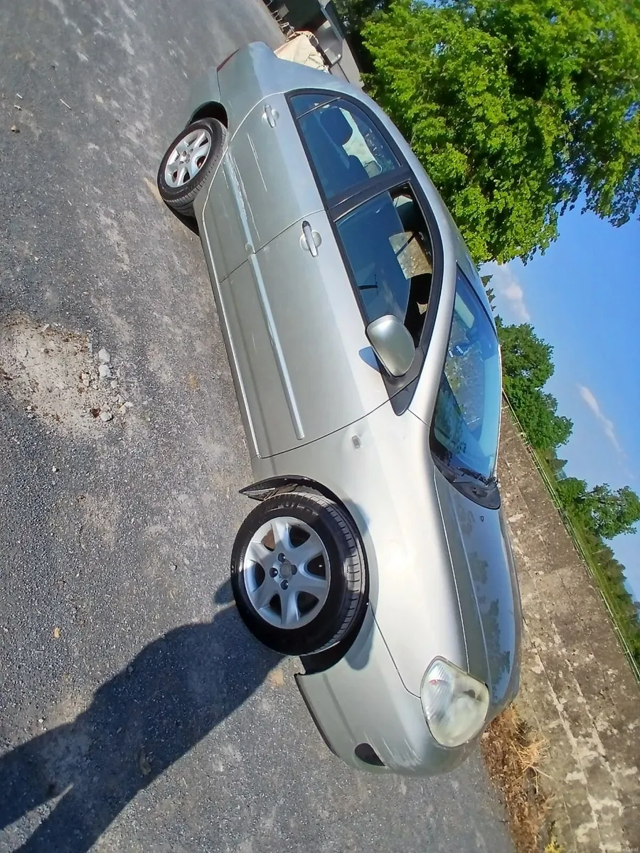 Toyota Corolla 2004 - Image 1
