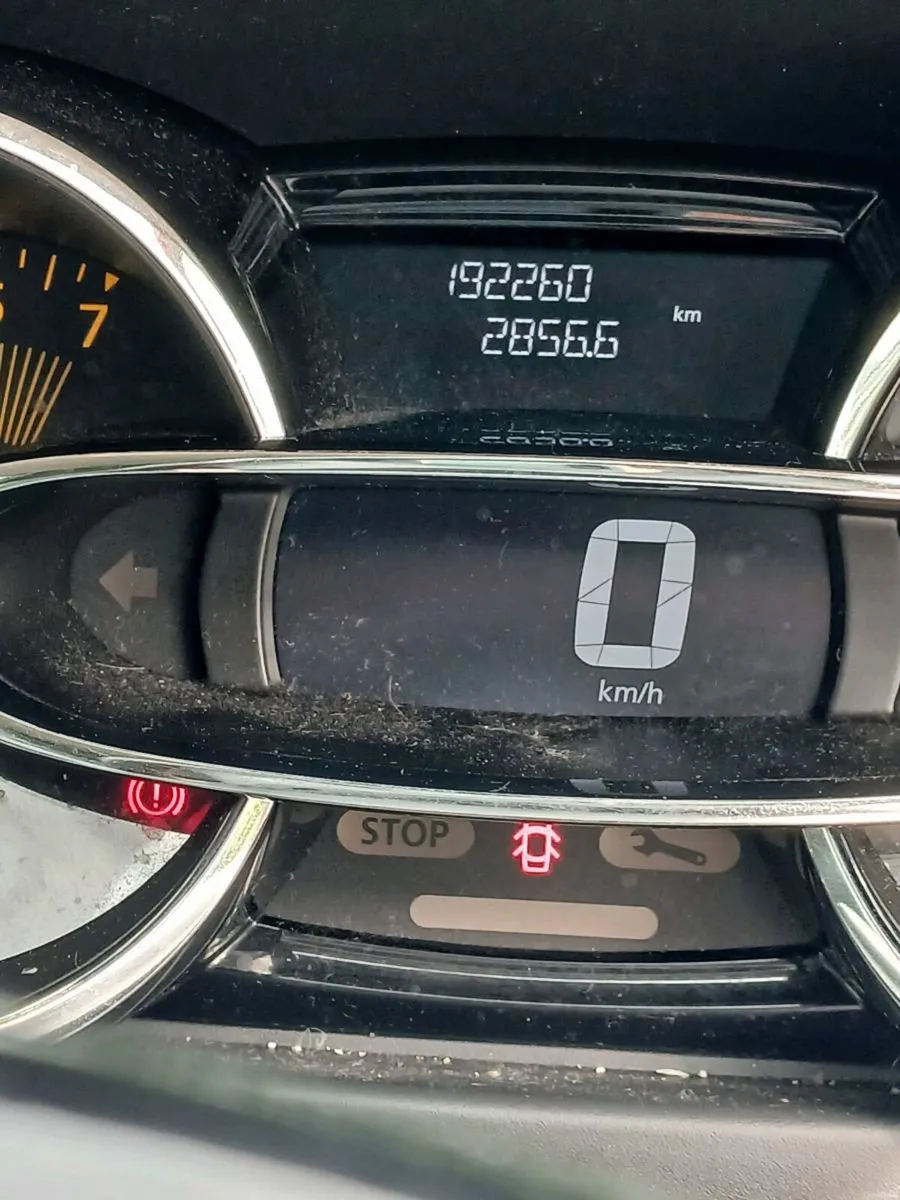 Car - Image 6