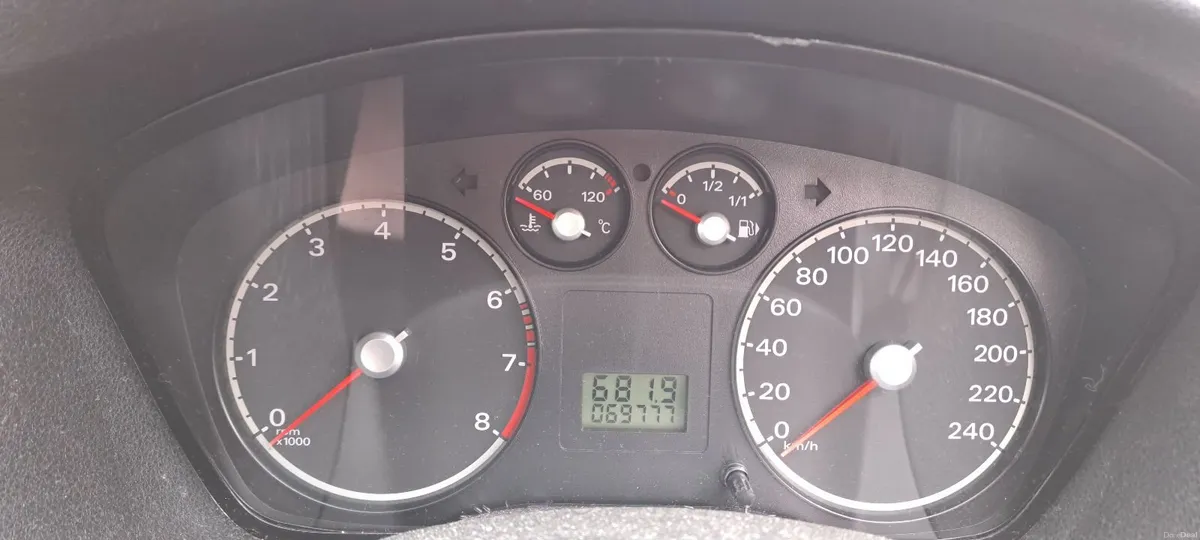 Ford Focus 2006 - Image 2