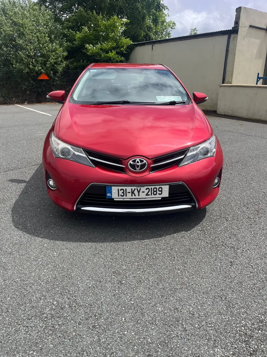 Toyota Auris 2013 - Image 1