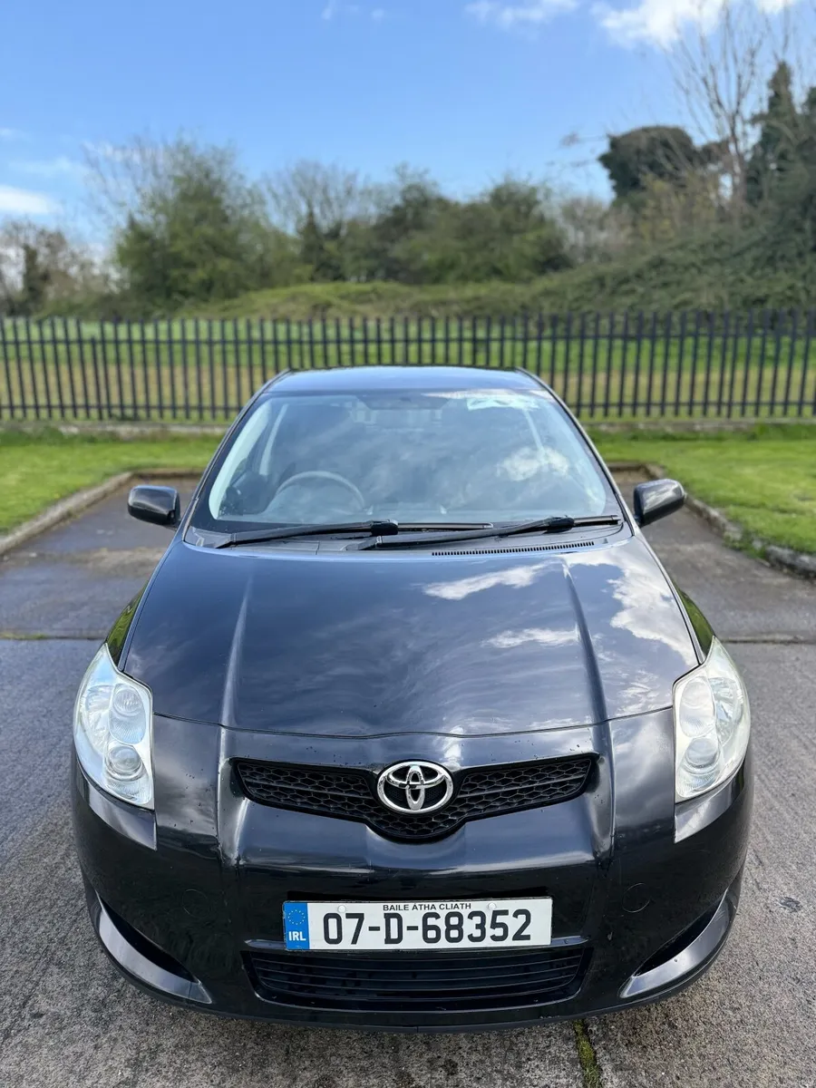 Toyota Auris 2007 - Image 2