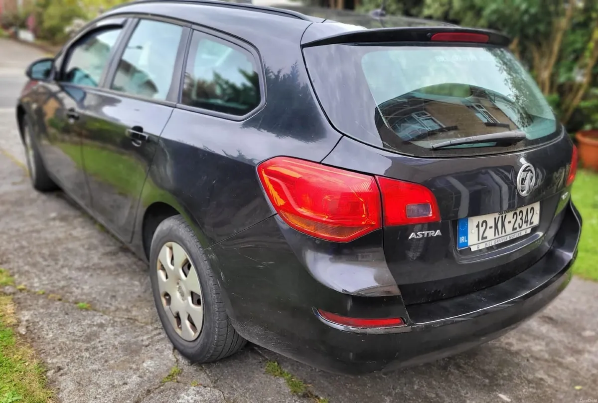 Vauxhall Astra 2012 - Image 2