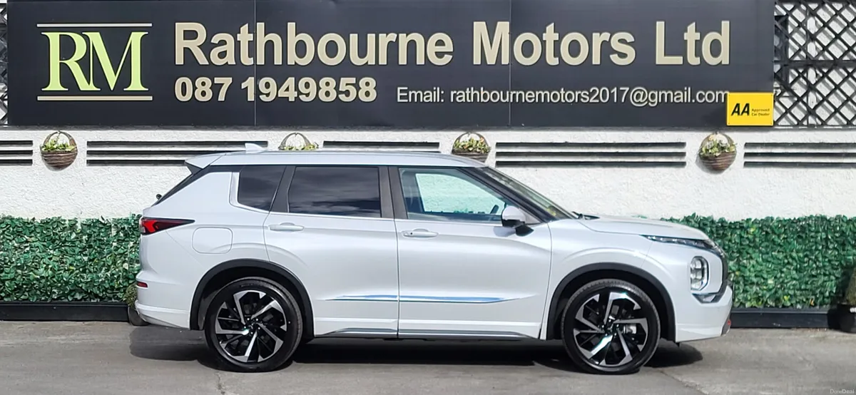 Mitsubishi Outlander 2023 Phev  7-Seater - Image 3