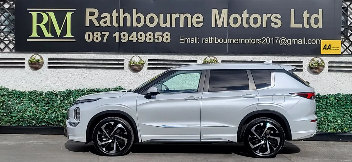 Mitsubishi Outlander 2023 Phev  7-Seater - Image 2