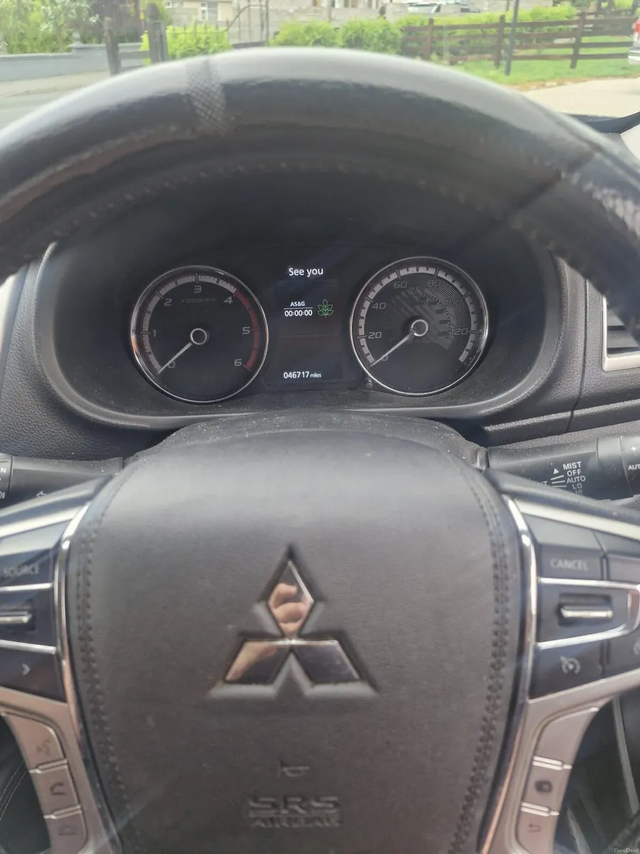 Mitsubishi L200. also a Toyota Land Cruiser 00. - Image 3