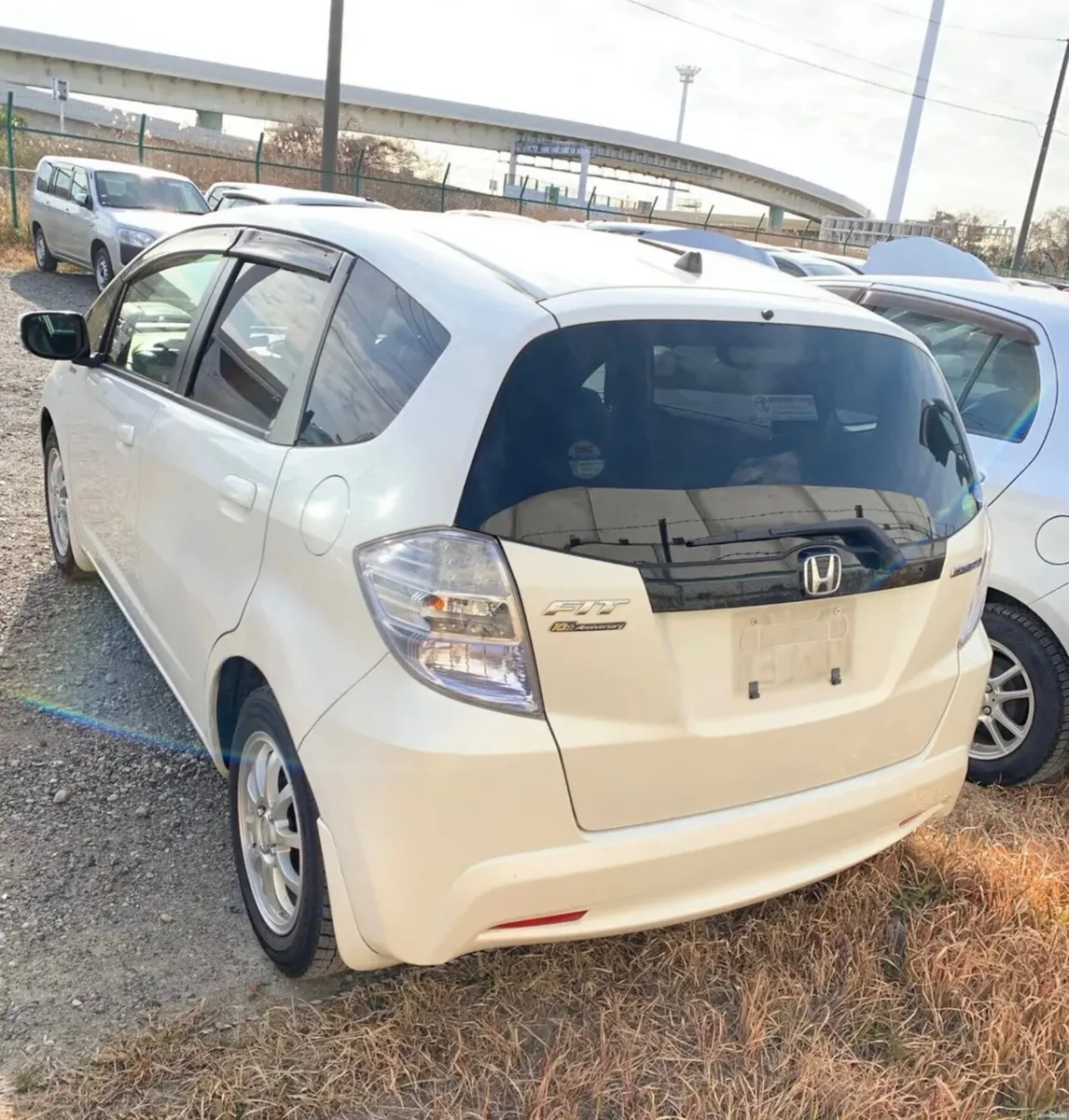 2012 Honda Fit (JAZZ) 1.3 Hybrid Auto  LOW KMS - Image 2