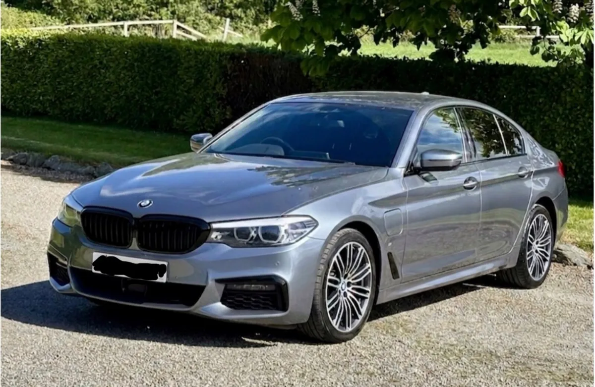 2018 (182) BMW 530e Petrol Hybrid - Image 1
