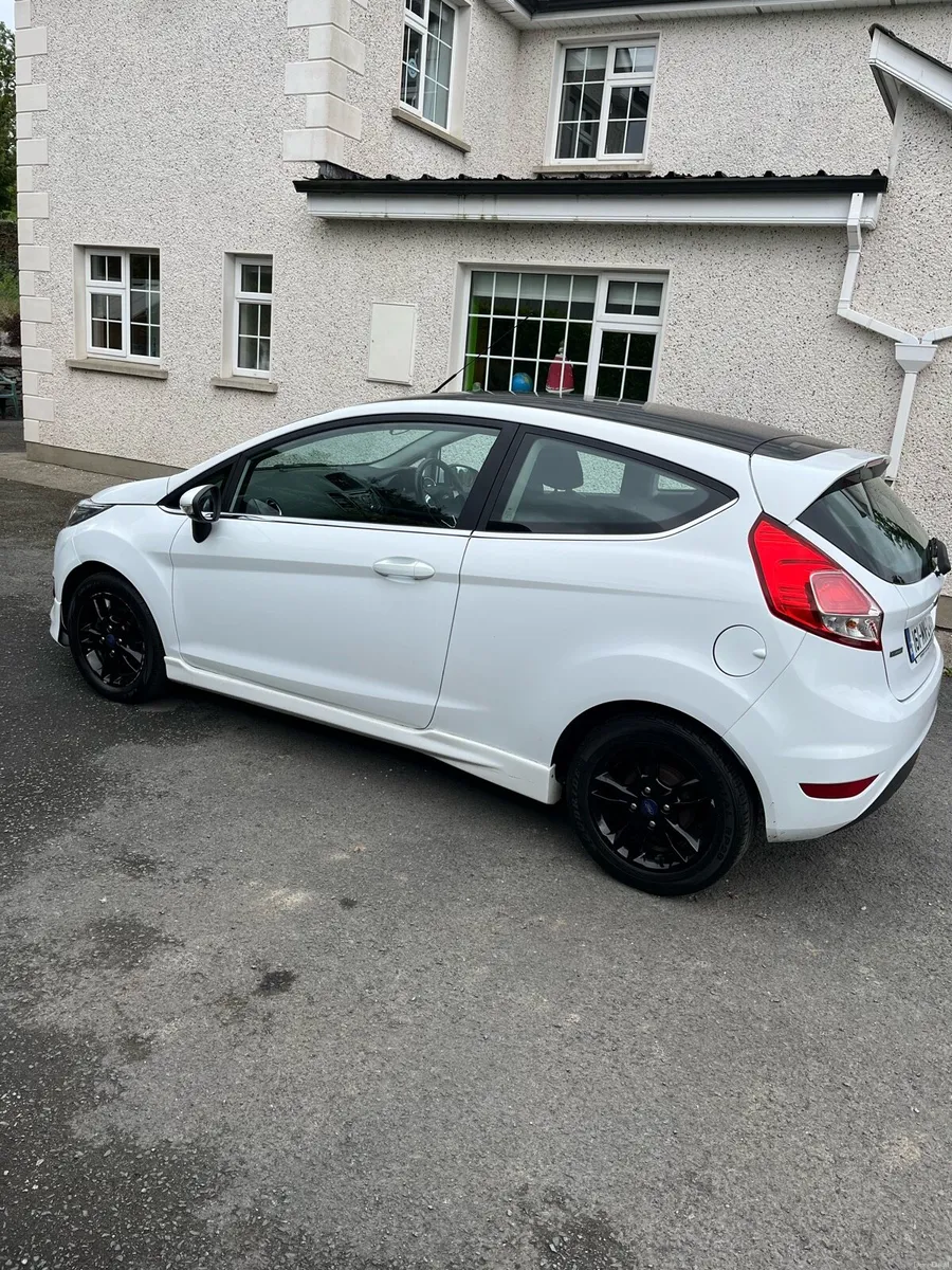 Ford Fiesta - Image 1
