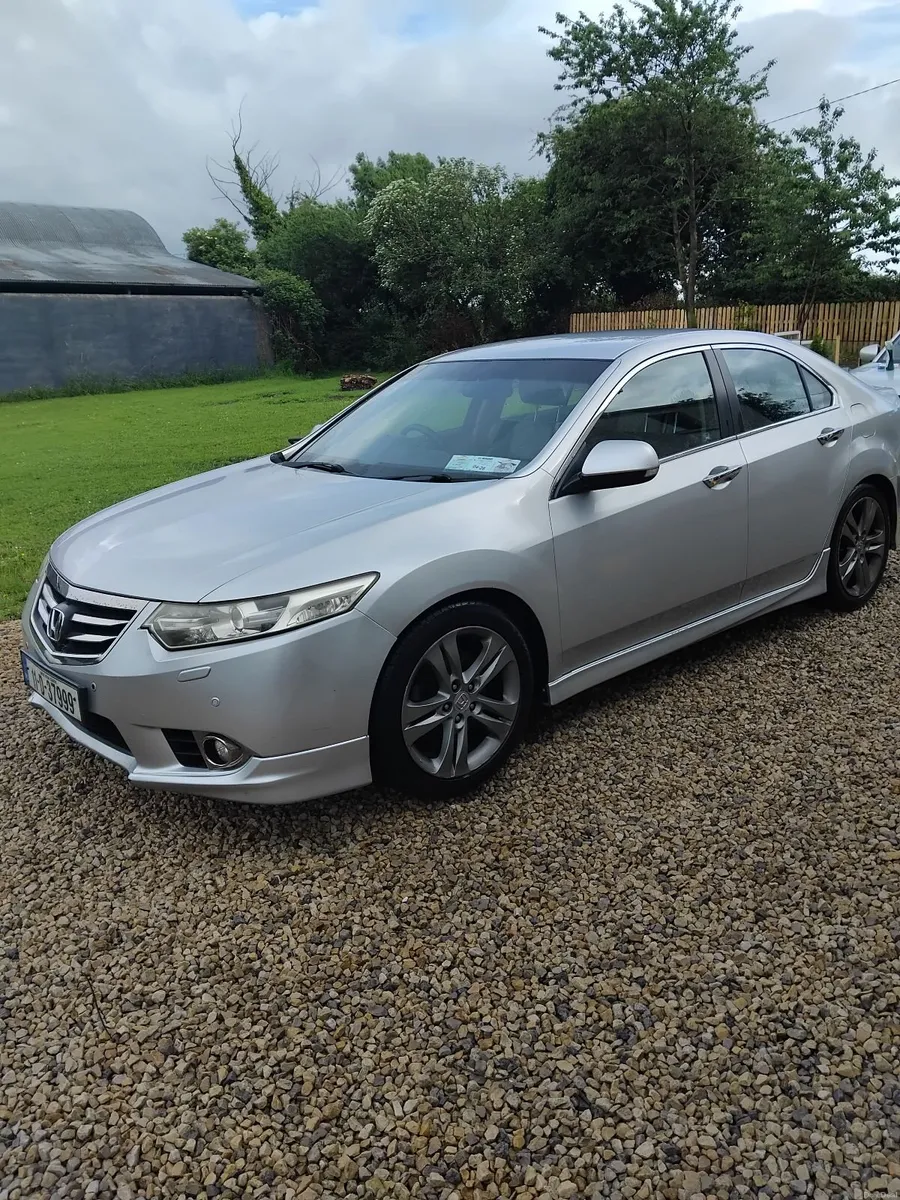 Honda Accord 2011 - Image 1