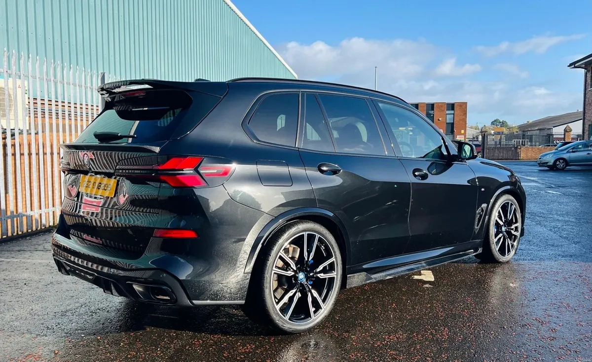 BMW X5 DUBLIN REG DEMO 2023 50e FACTORY CARBON KIT - Image 3