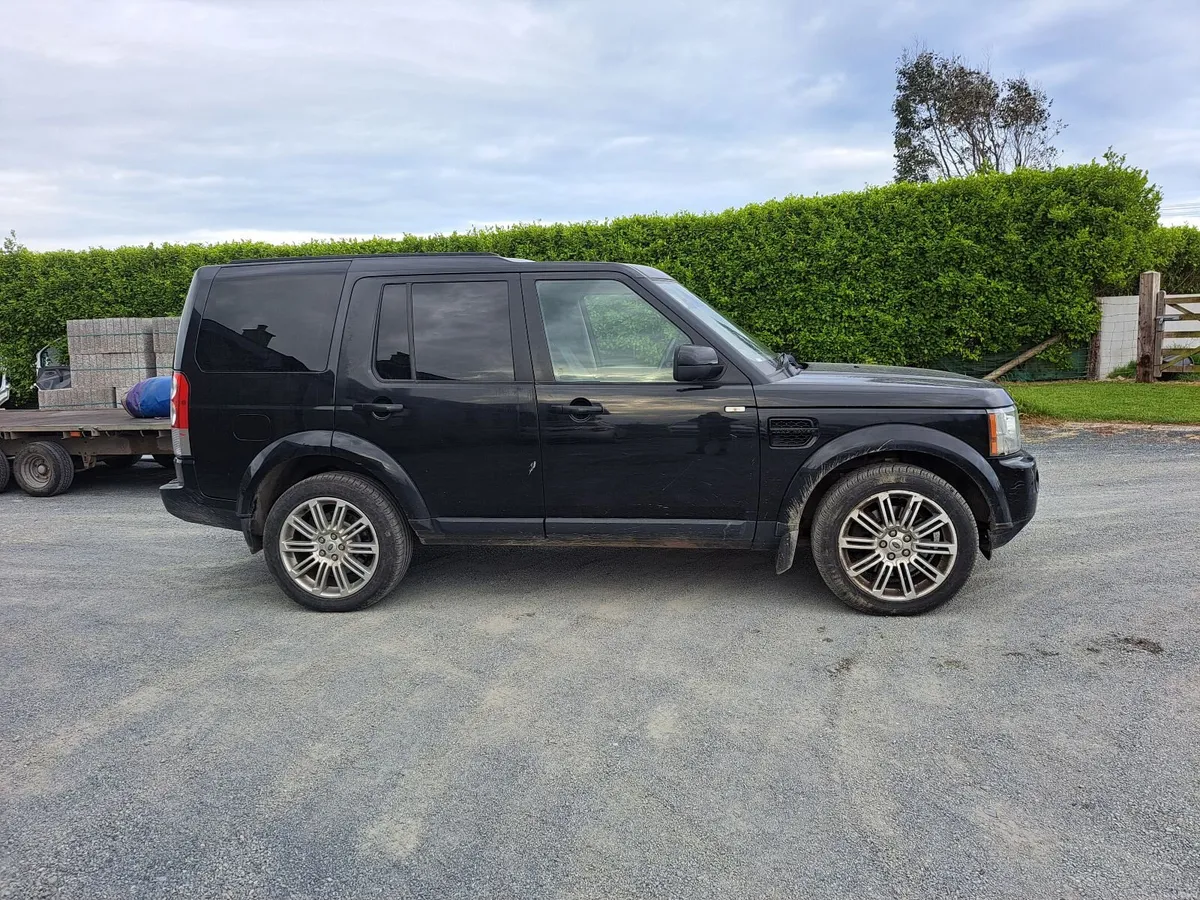 Land Rover Discovery 2012 - Image 1