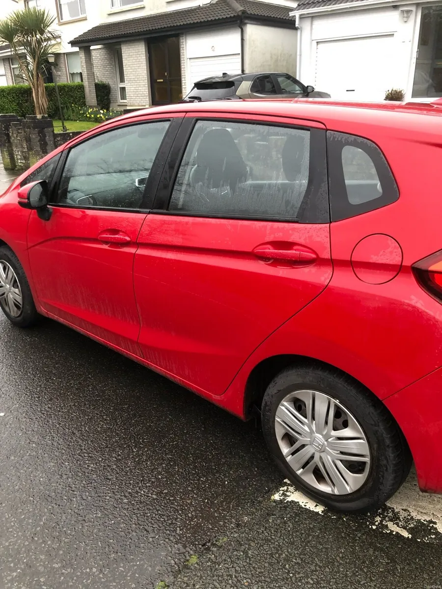 Car - Image 2