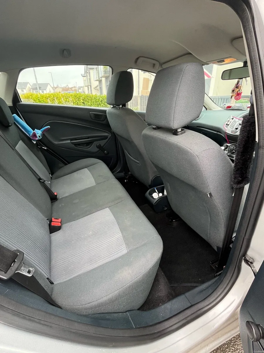 Ford fiesta - Image 4