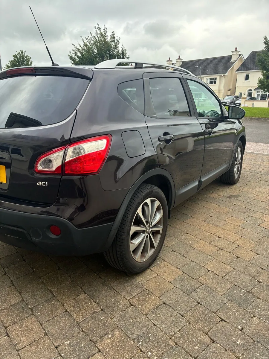 Nissan Qashqai Tekna 2.0 4x4 - Low Mileage/UK Reg - Image 3