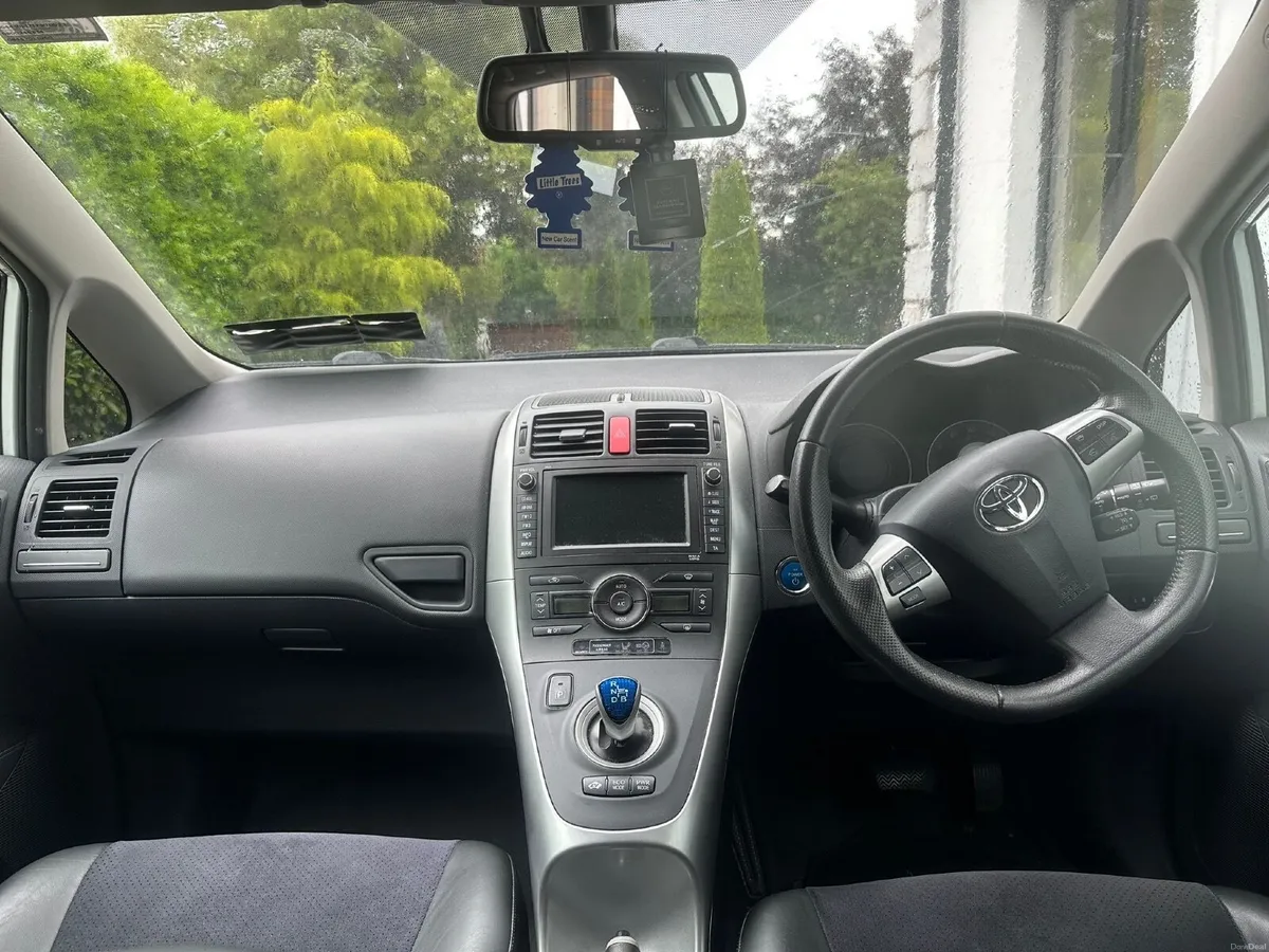 Toyota Auris 2011 - Image 5