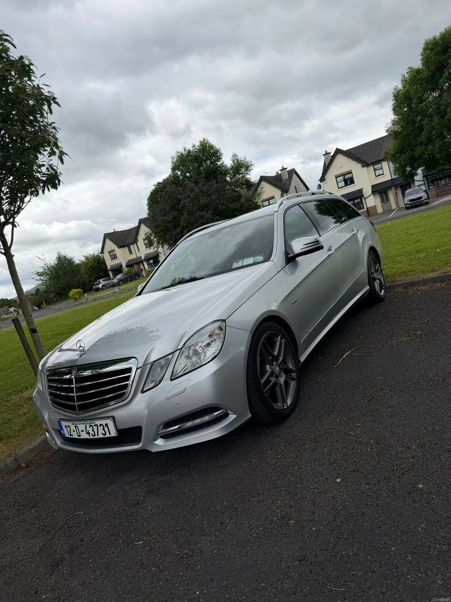 Mercedes E220 Estate - Image 2