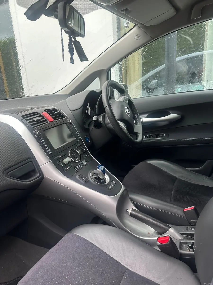 Toyota Auris 2011 - Image 6