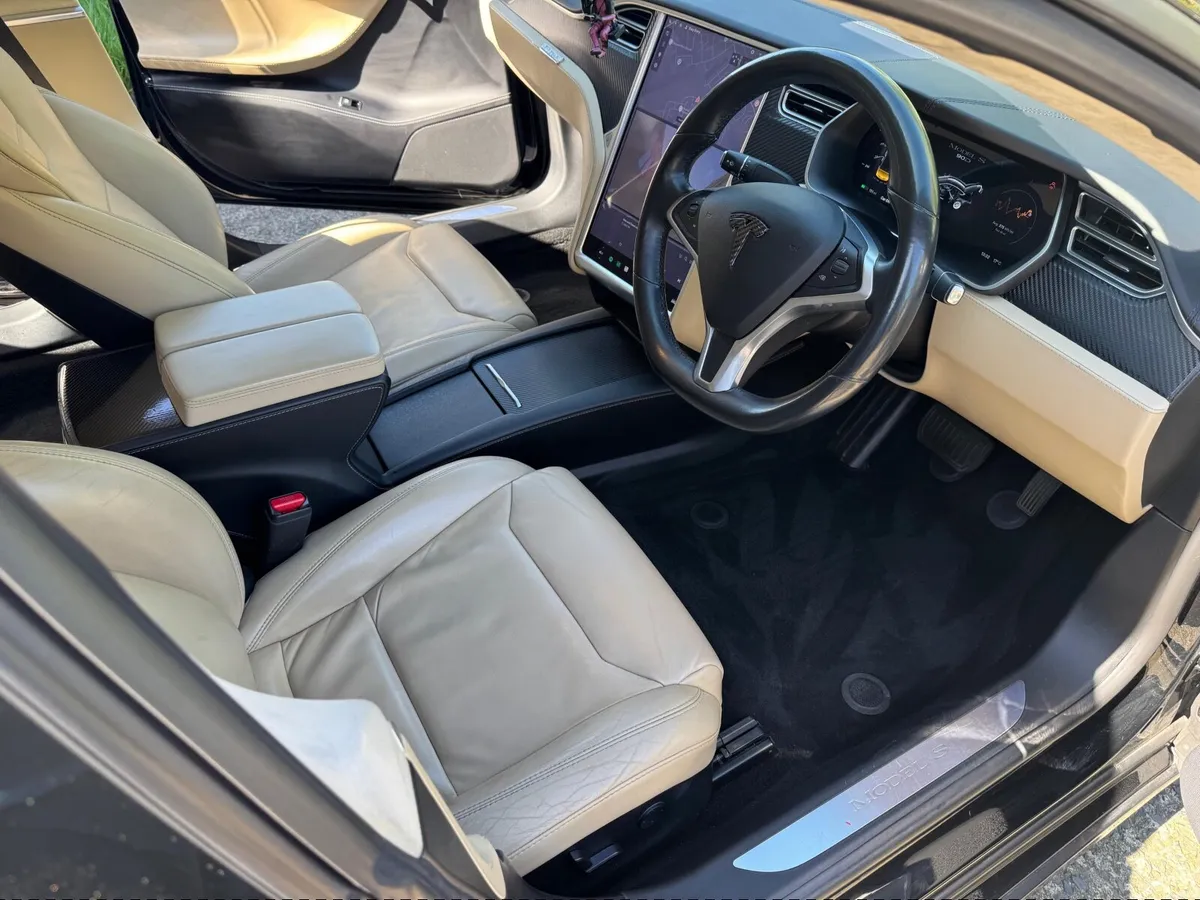 Tesla Model S 2017 90D dual range - Image 2